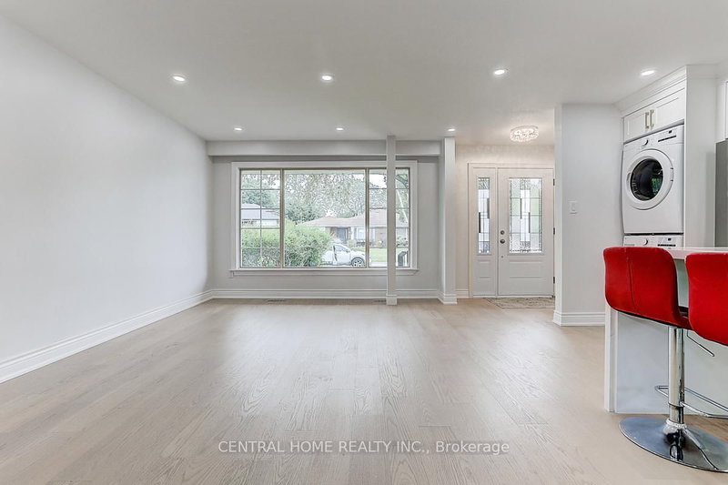 Main - 40 Sherwood Forest Dr, Markham, L3P 1P8 | Image 3