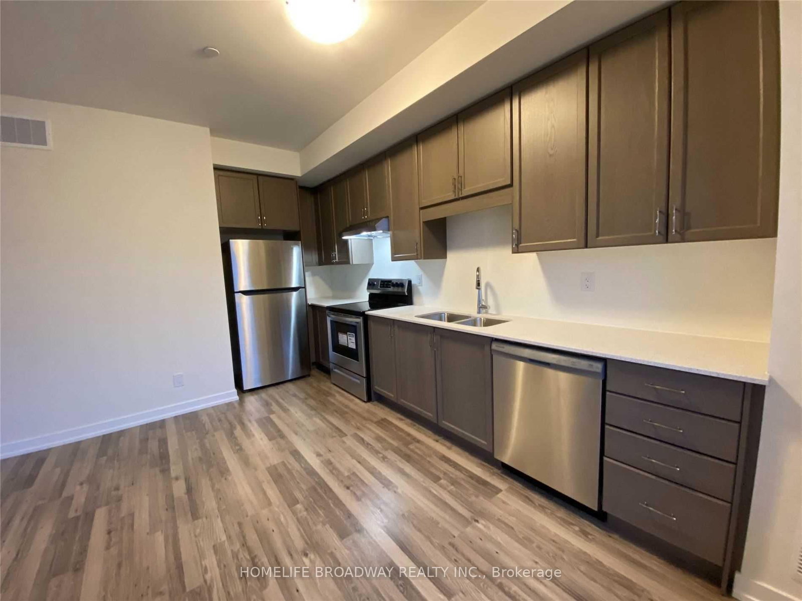 370 Red Maple Road, Unit 113 - Photo 3