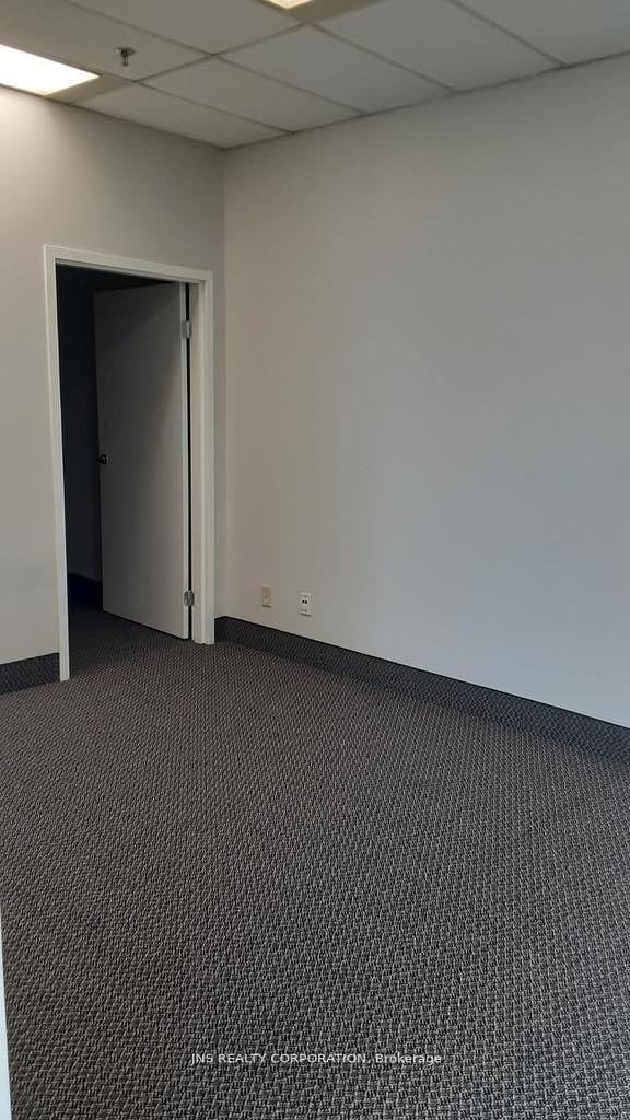 16775 Yonge Street, Unit 302 - Photo 11