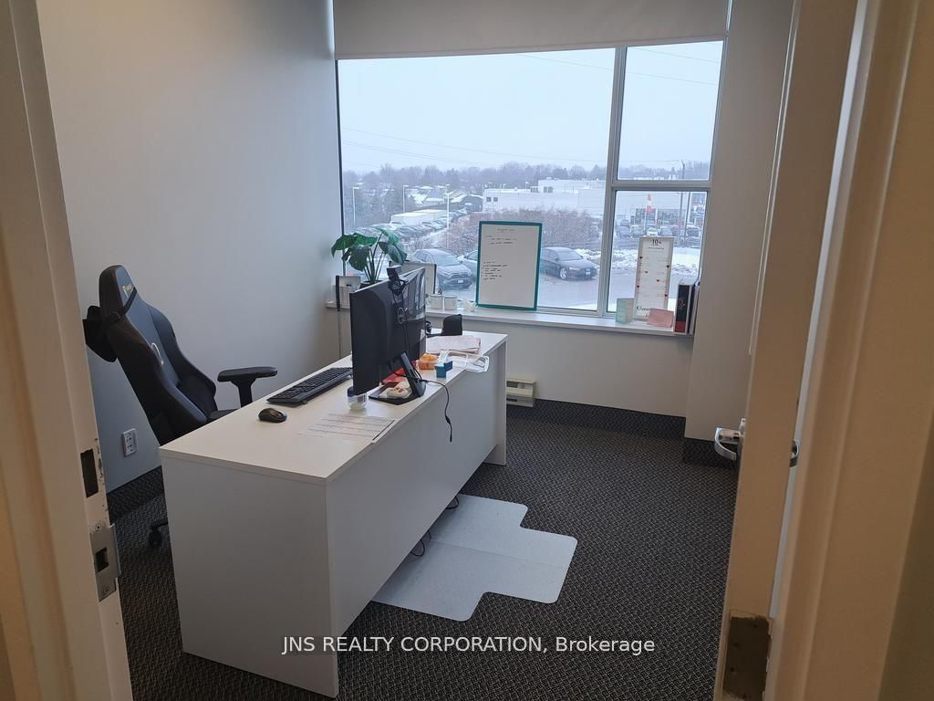 16775 Yonge Street, Unit 302 - Photo 4