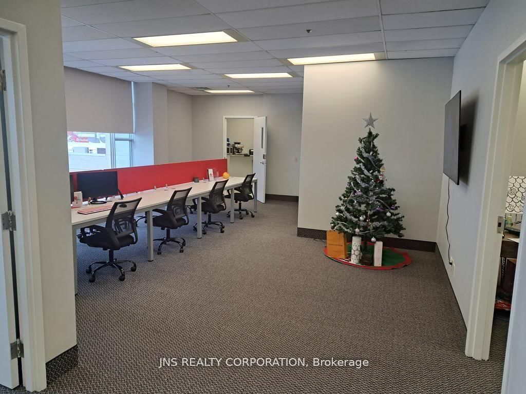 16775 Yonge Street, Unit 302 - Photo 6