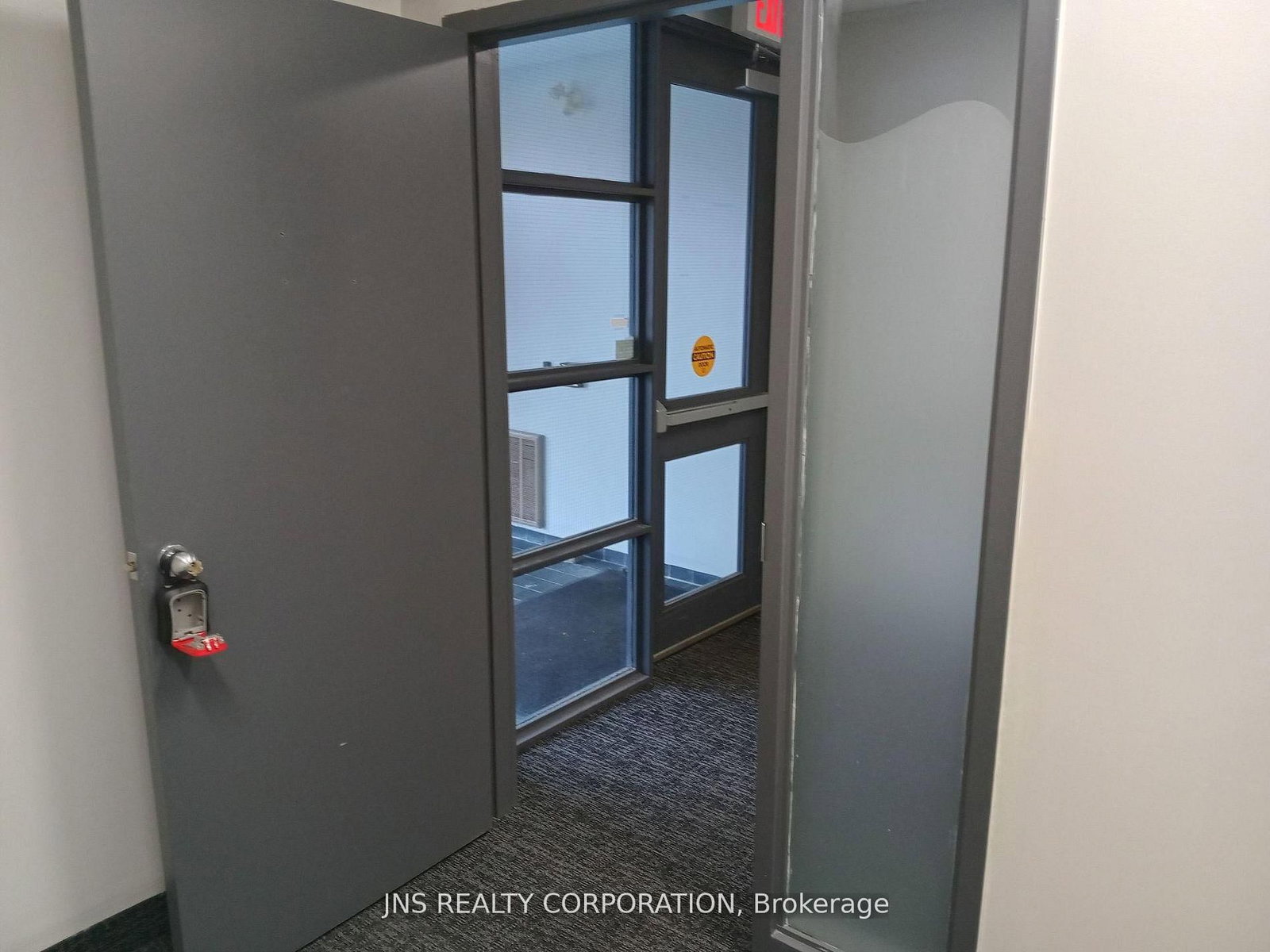 25 Millard Avenue W, Unit 1 - Photo 4