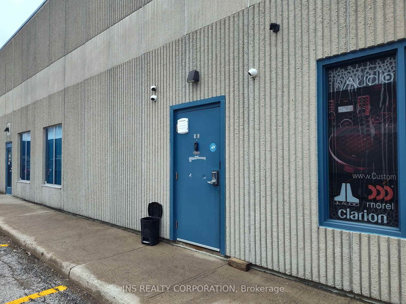 1C - 220 Pony Dr, Newmarket, L3Y 7B6 | Image 2