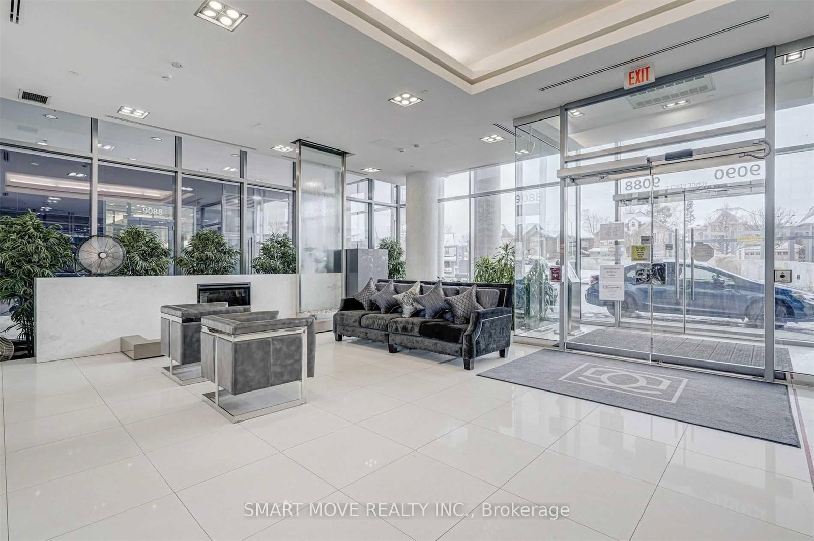 9088 Yonge Street, Unit 803 - Photo 14