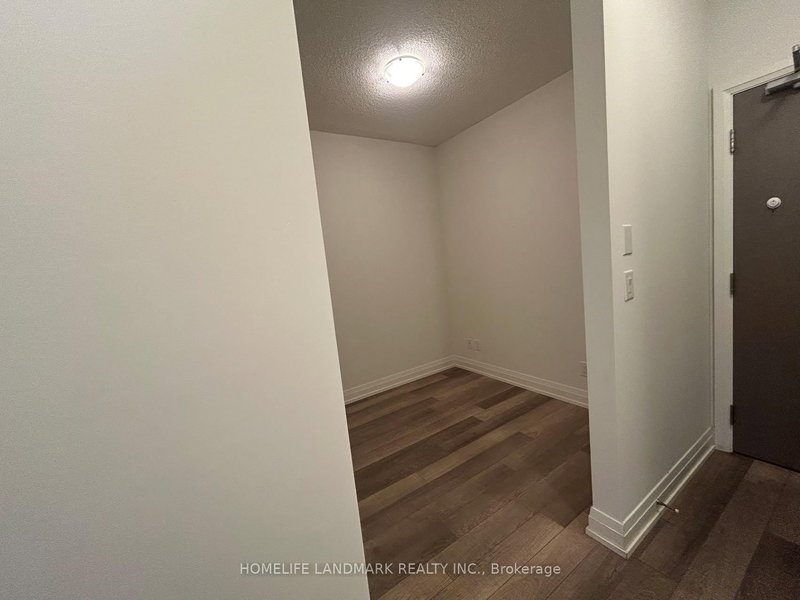 525 - 7165 Yonge St, Markham, L3T 0C9 | Image 3