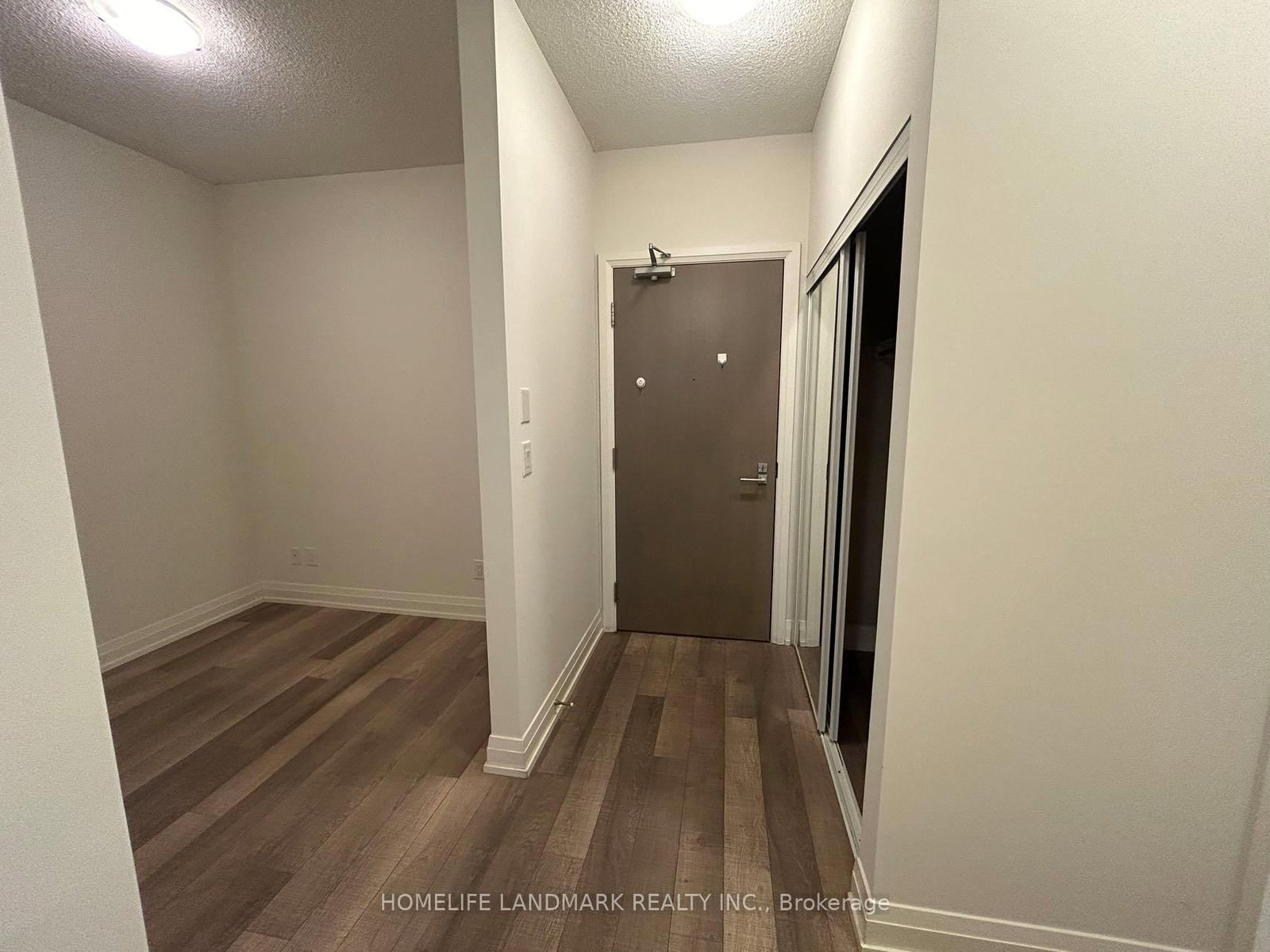 7165 Yonge Street, Unit 525 - Photo 6