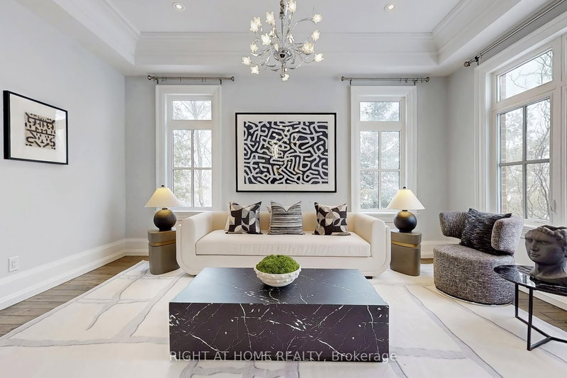 15 Davina Circ, Aurora, L4G 0M2 | Image 3