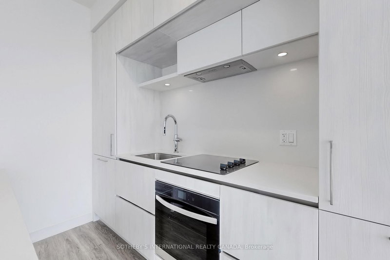 1130 - 2 David Eyer Rd, Richmond Hill, L4S 0N6 | Image 2