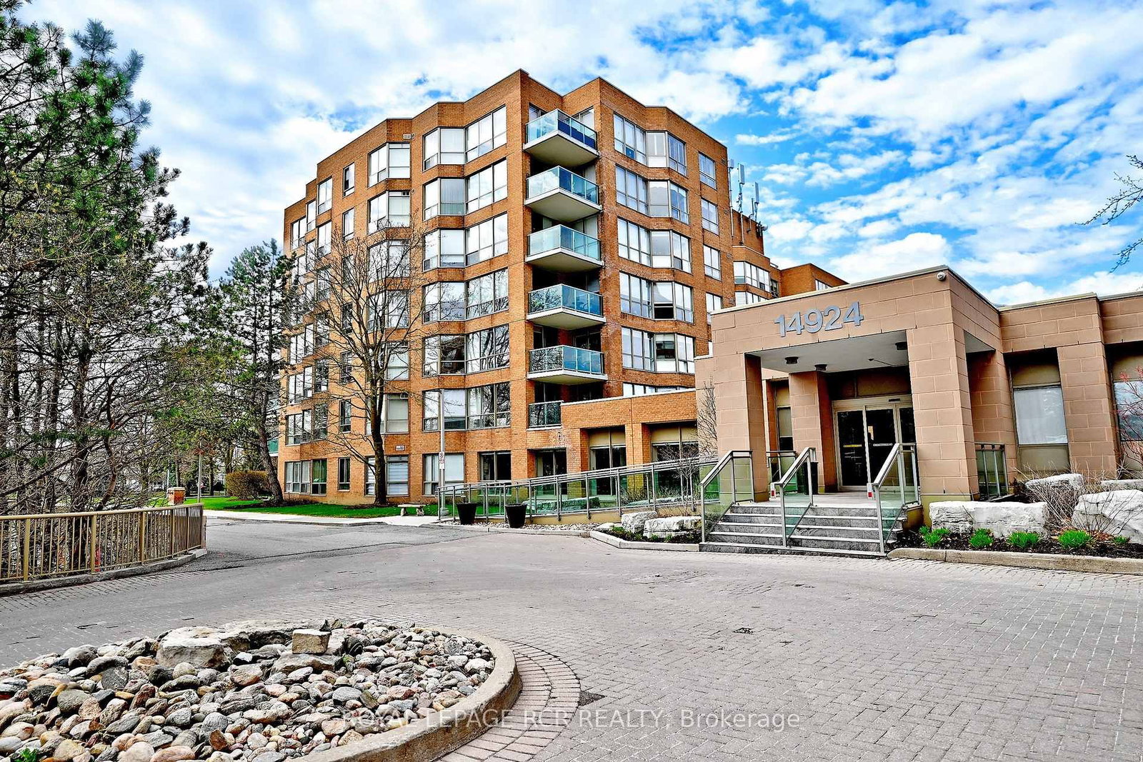 14924 Yonge Street, Unit 509