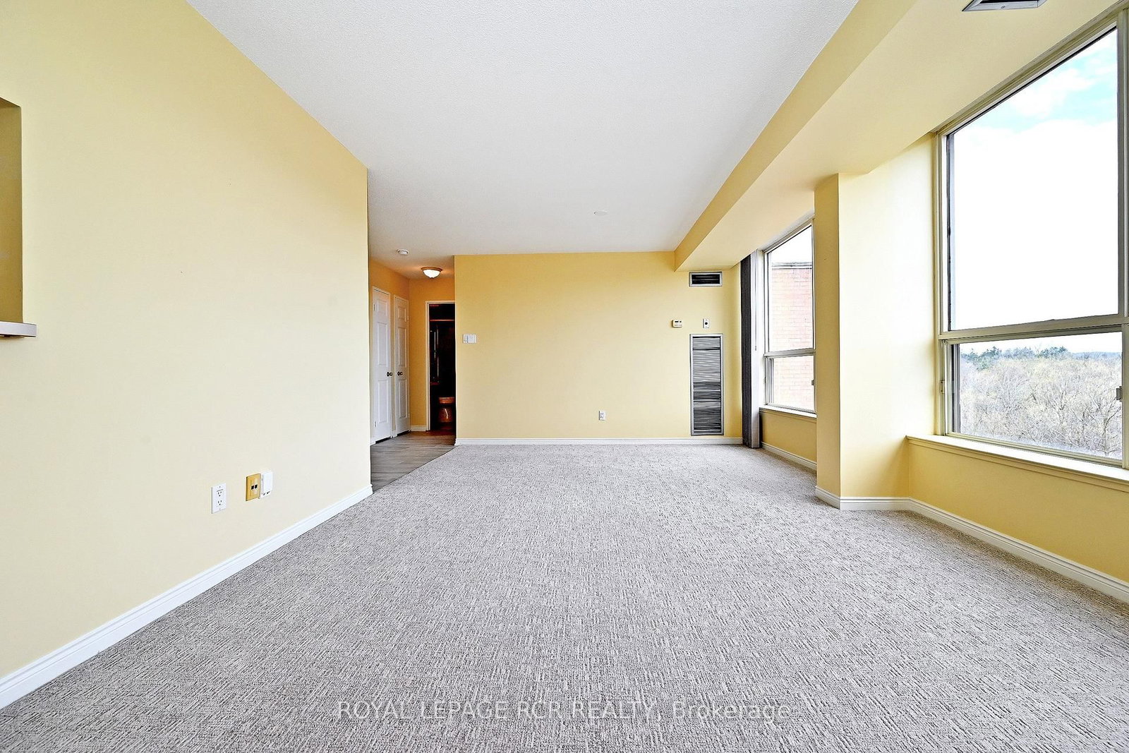14924 Yonge Street, Unit 509 - Photo 11