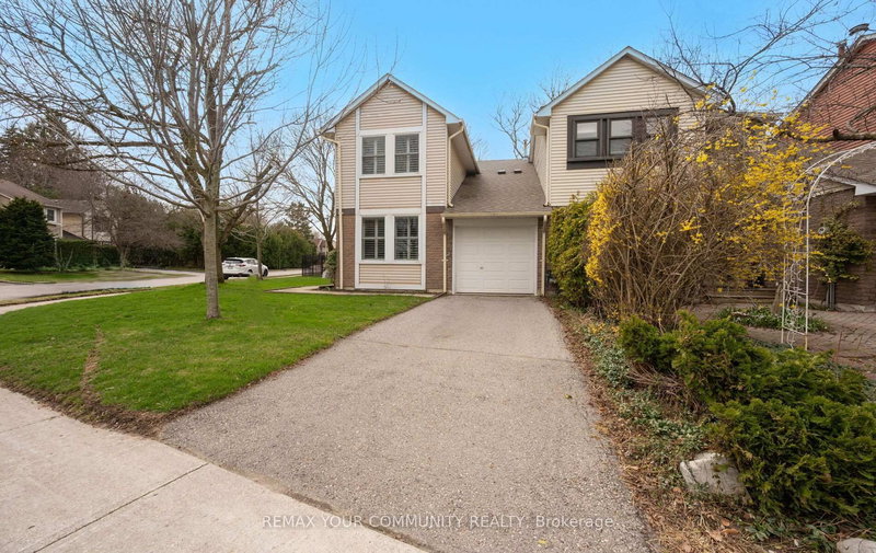 4 Sandusky Cres, Aurora, L4G 3N4 | Image 2