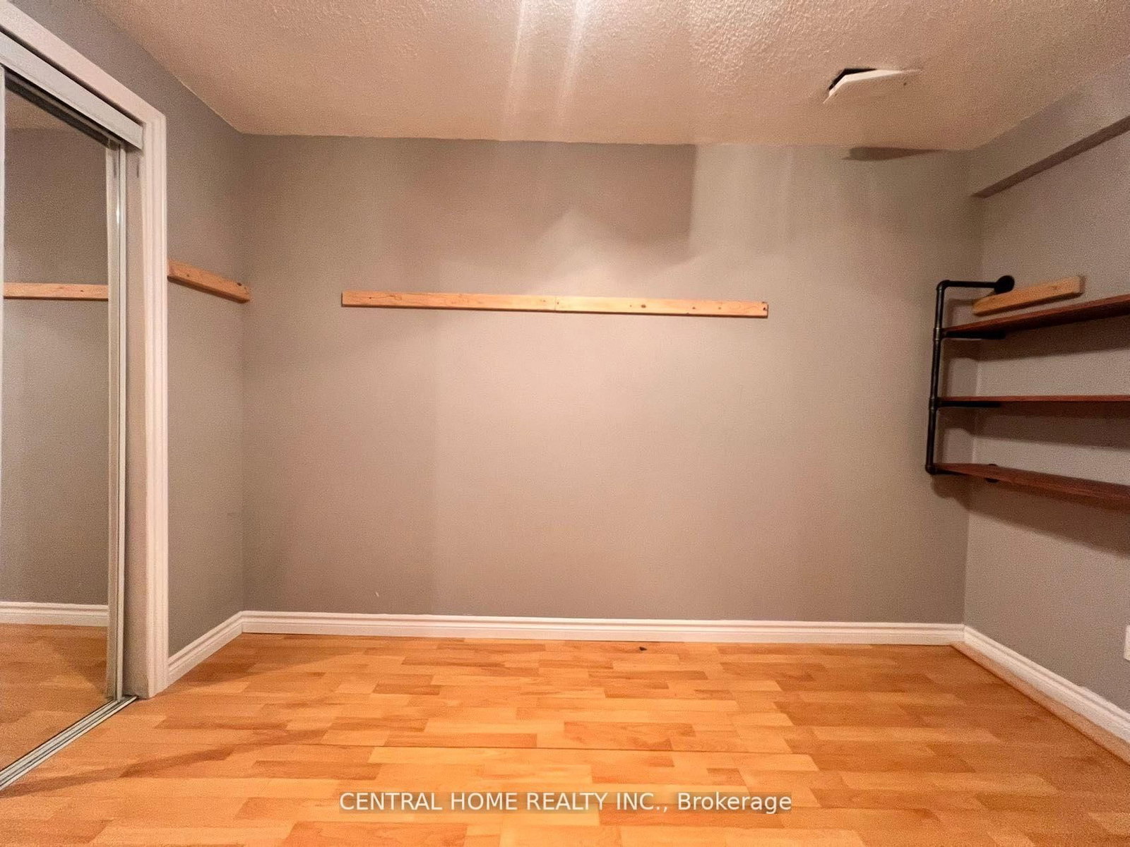 46 Clifton Court, Unit Bsmt - Photo 8