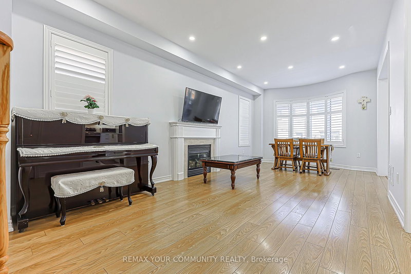 10 Hua Du Ave, Markham, L6C 0S2 | Image 3