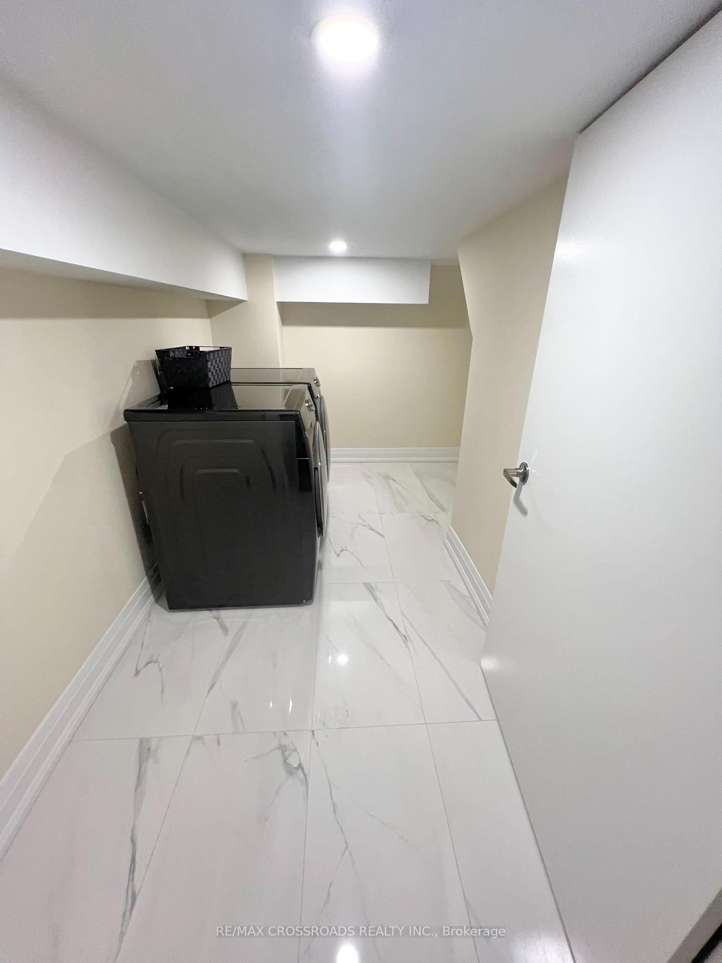 126 Eastvale Drive, Unit Basement - Photo 15