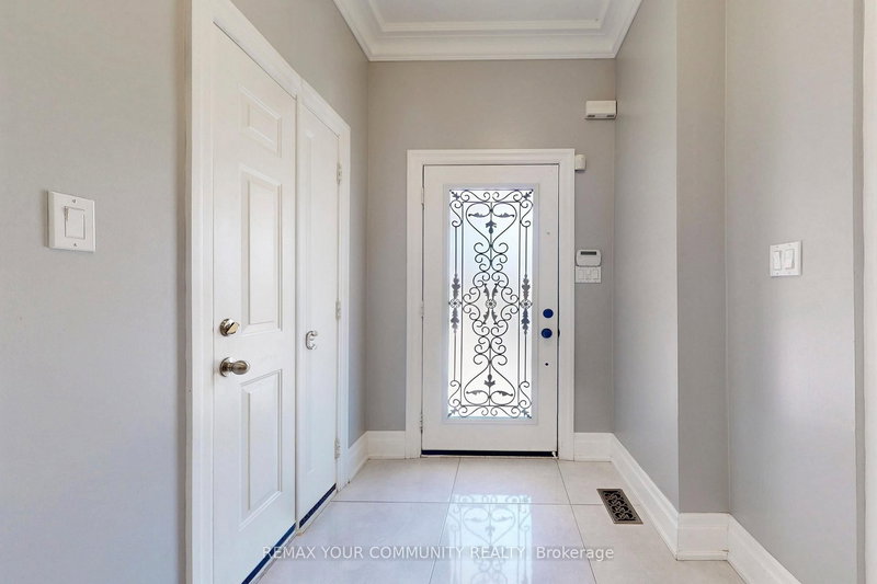 54 English Oak Dr, Richmond Hill, L4E 3W2 | Image 3