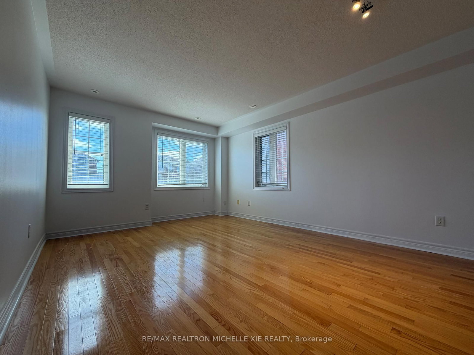 2452 Bur Oak Avenue - Photo 22