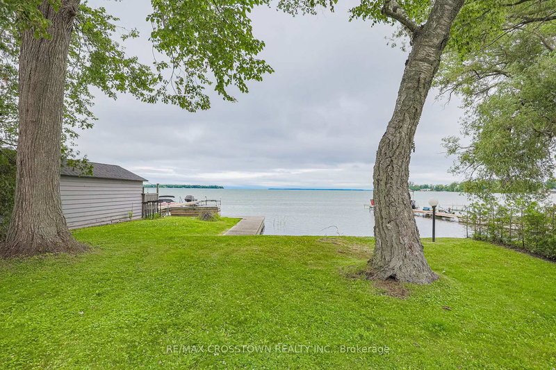 128 Moores Beach Rd, Georgina, L0E 1N0 | Image 2