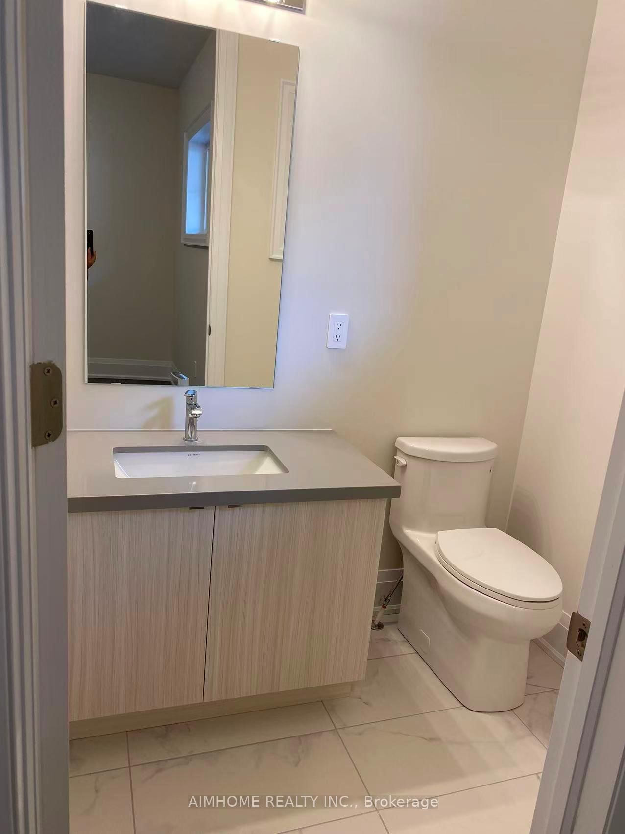 14 CINQUEFOIL Street, Unit 3 - Photo 16