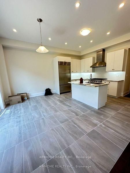 14 CINQUEFOIL Street, Unit 3 - Photo 6