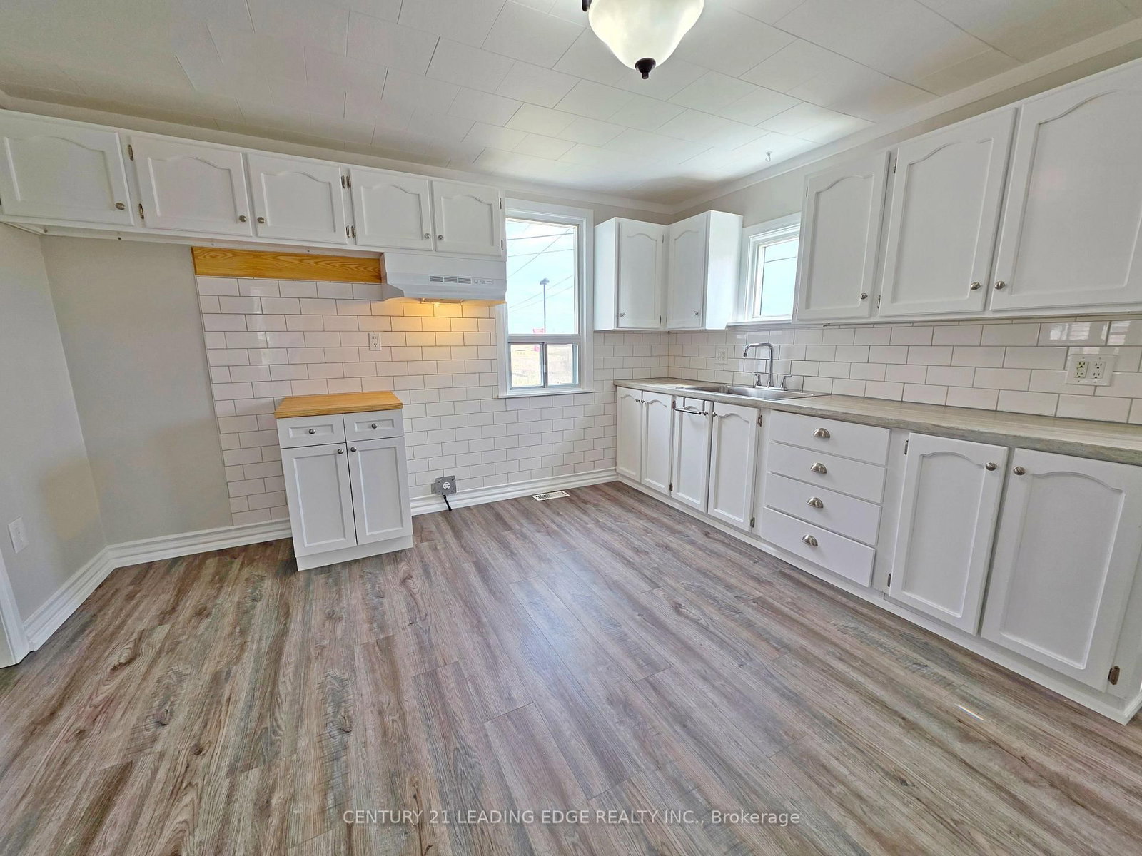 500 The Queensway South - Photo 17