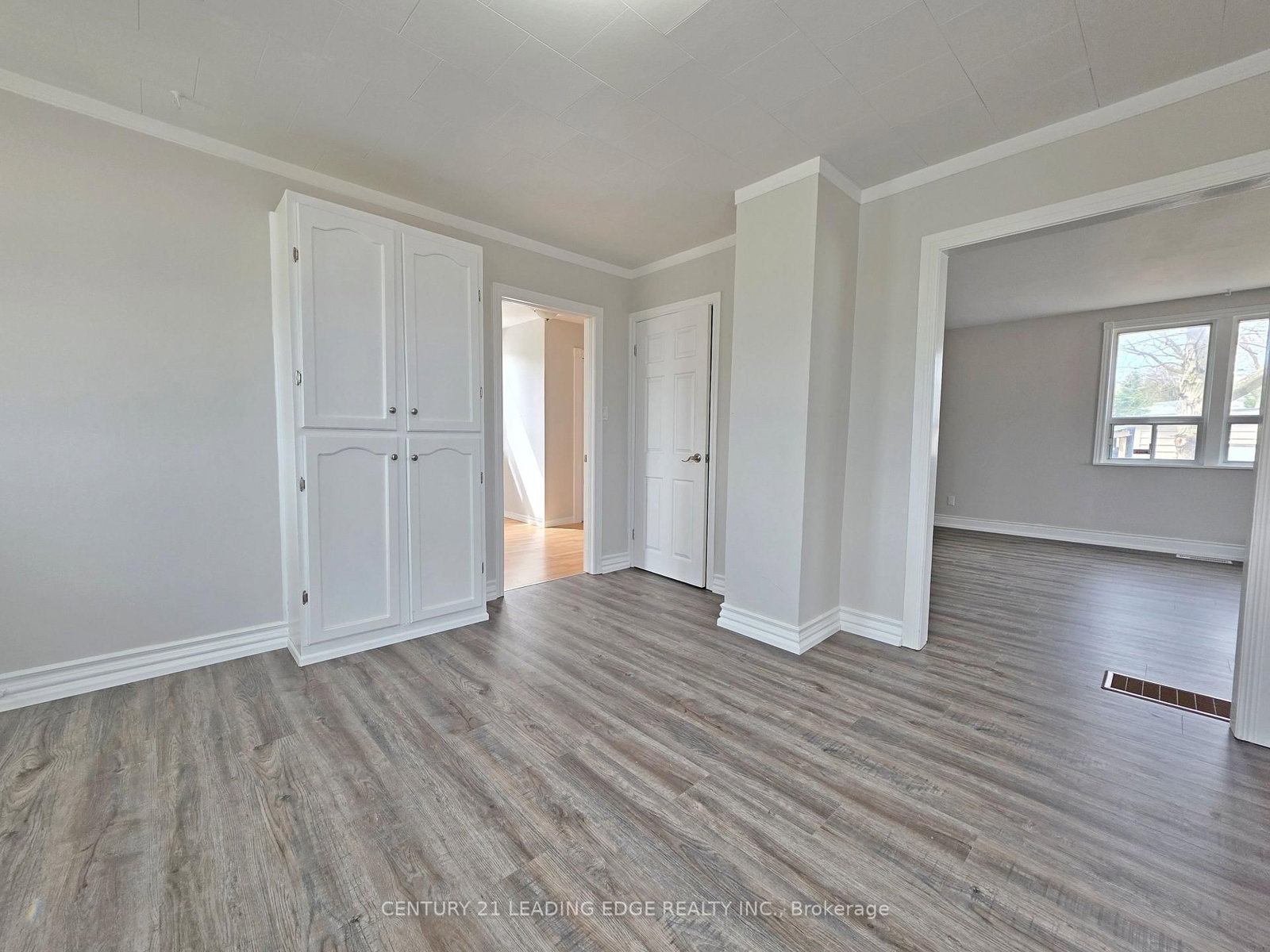 500 The Queensway South - Photo 19