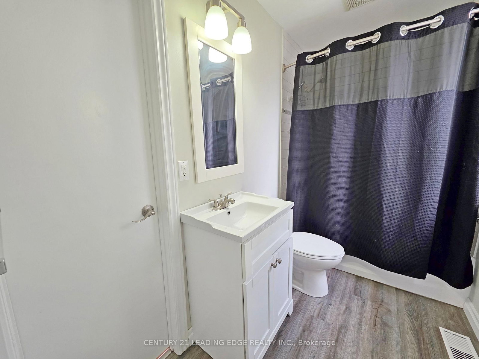 500 The Queensway South - Photo 20