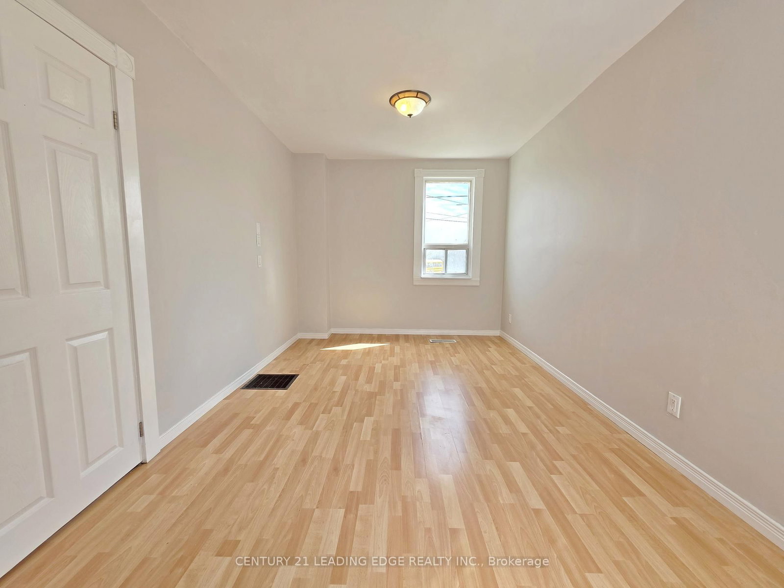 500 The Queensway South - Photo 21