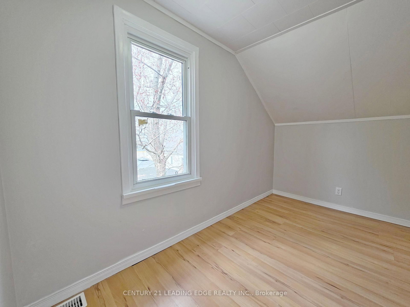 500 The Queensway South - Photo 31