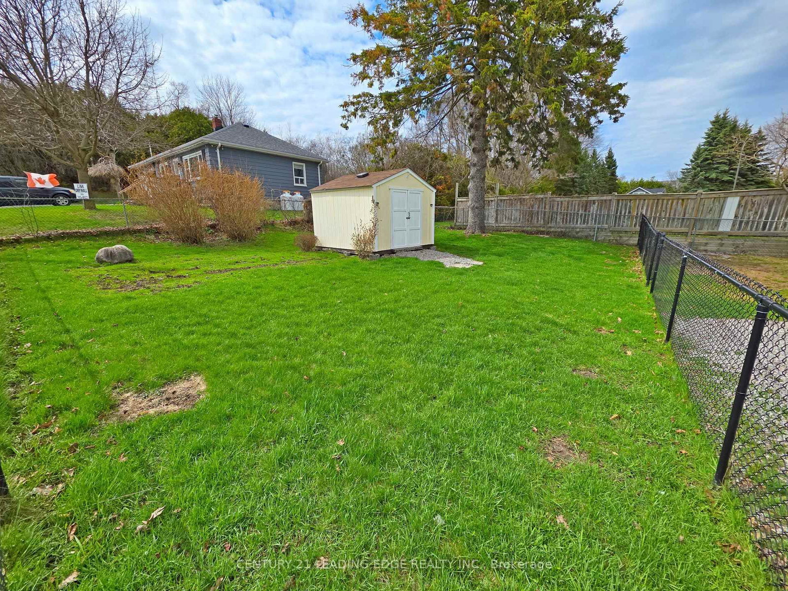 500 The Queensway South - Photo 9