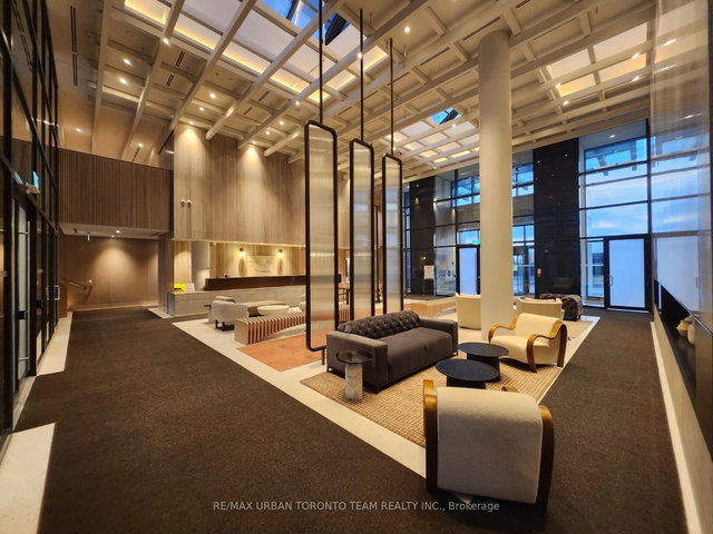 3315 - 195 Commerce Street