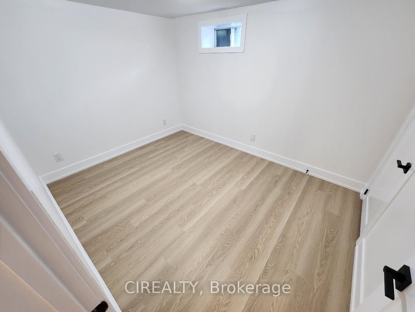 31 Bailey Crescent, Unit Lower - Photo 16