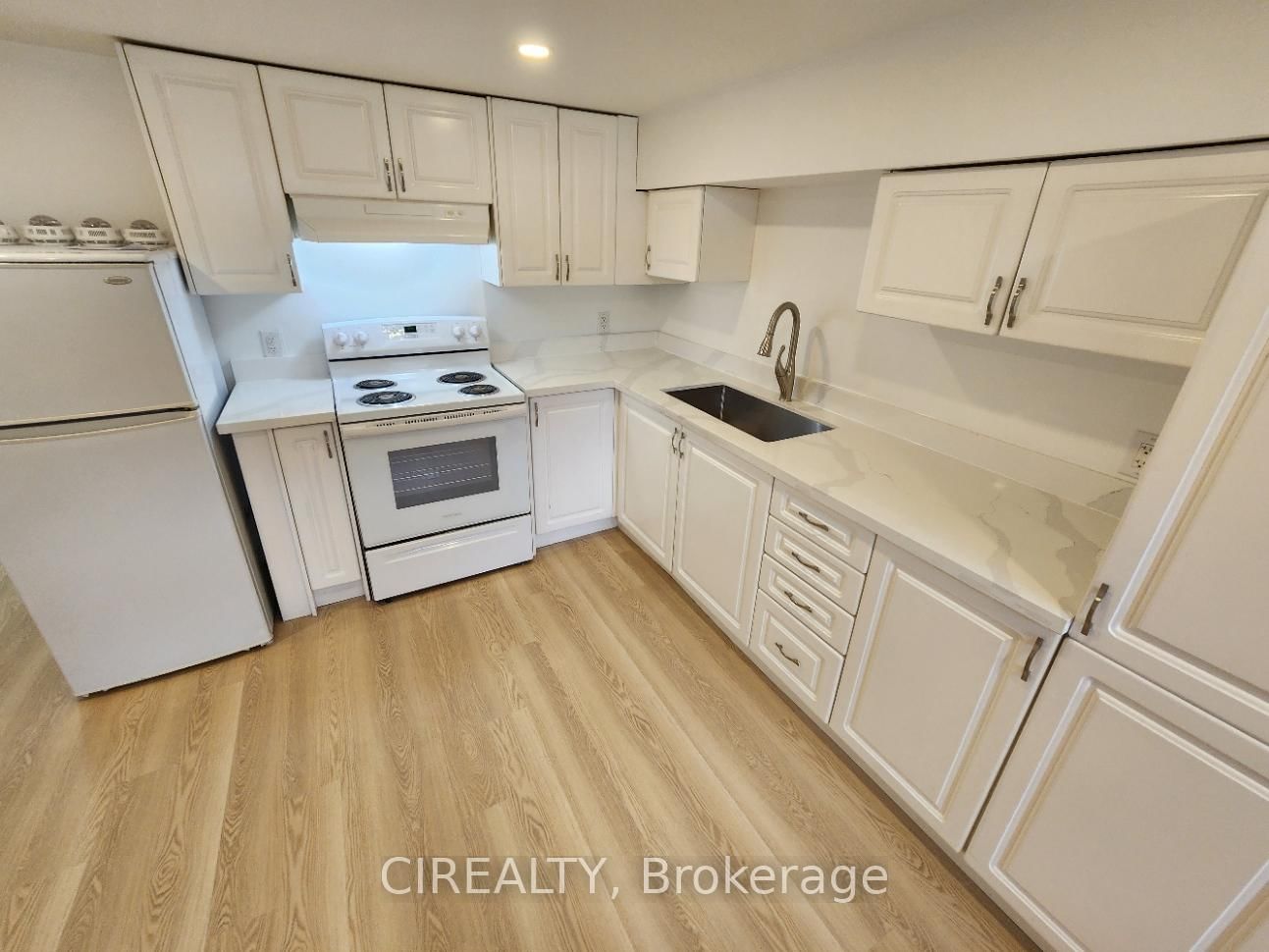 31 Bailey Crescent, Unit Lower - Photo 2