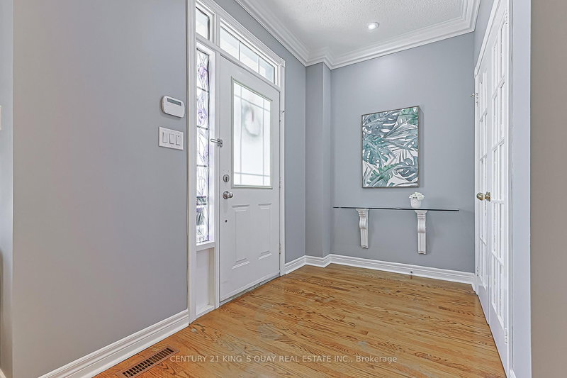 15 Queens Plate Dr, Markham, L6C 2A9 | Image 2