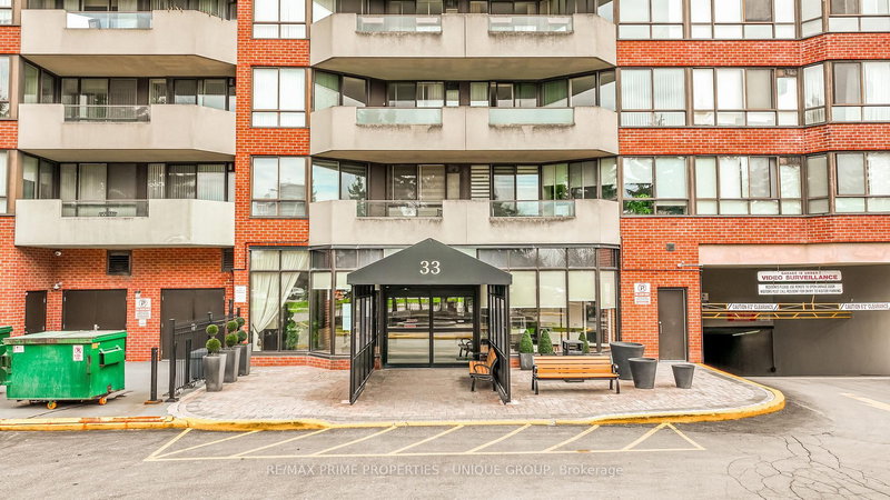 209 - 33 Weldrick Rd E, Richmond Hill, L4C 8W4 | Image 3