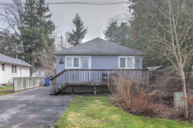 79 De La Salle Boulevard