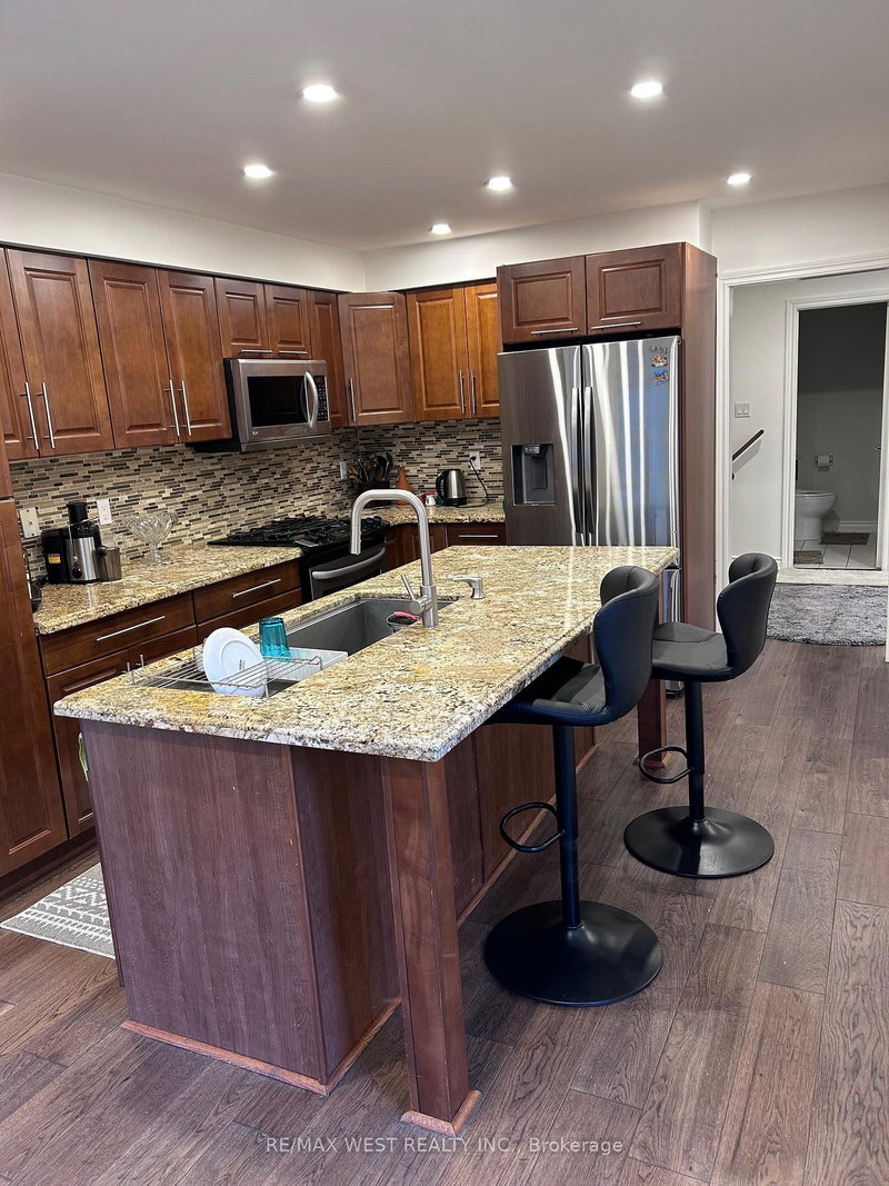 3 Amaryllis Ave, Richmond Hill, L4E 3T7 | Image 2