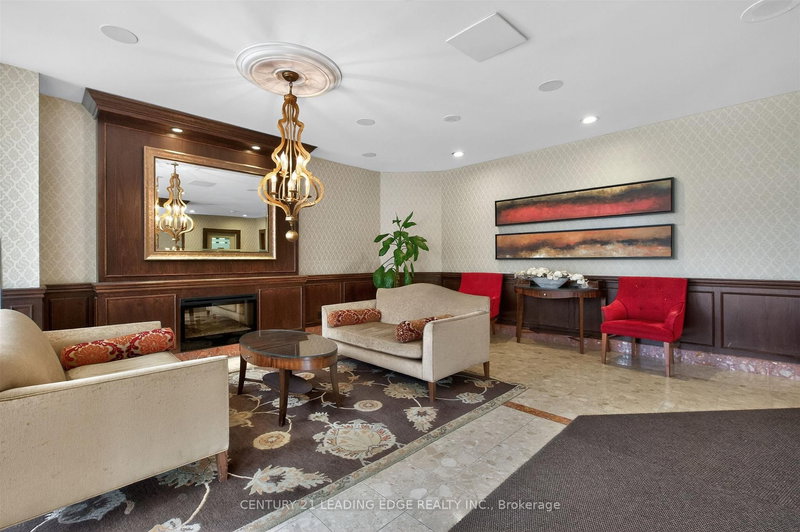 1011 - 33 Weldrick Rd E, Richmond Hill, L4C 8W4 | Image 3