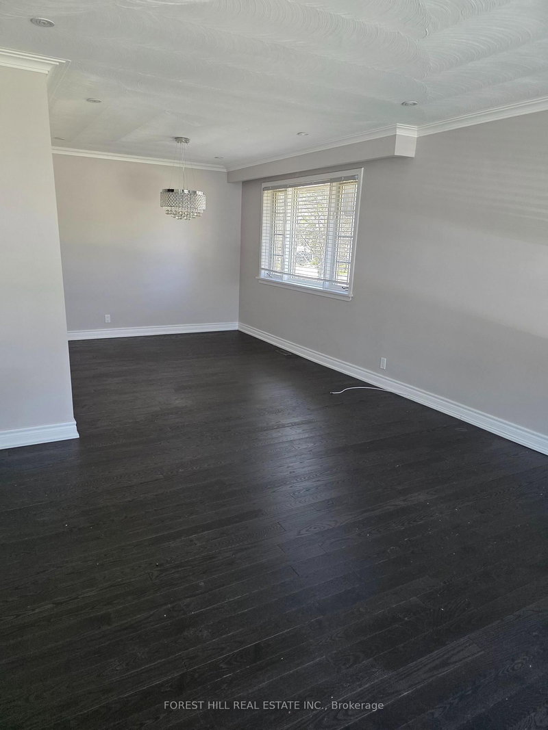 368 Fesserton Rd, Richmond Hill, L4C 1G2 | Image 2