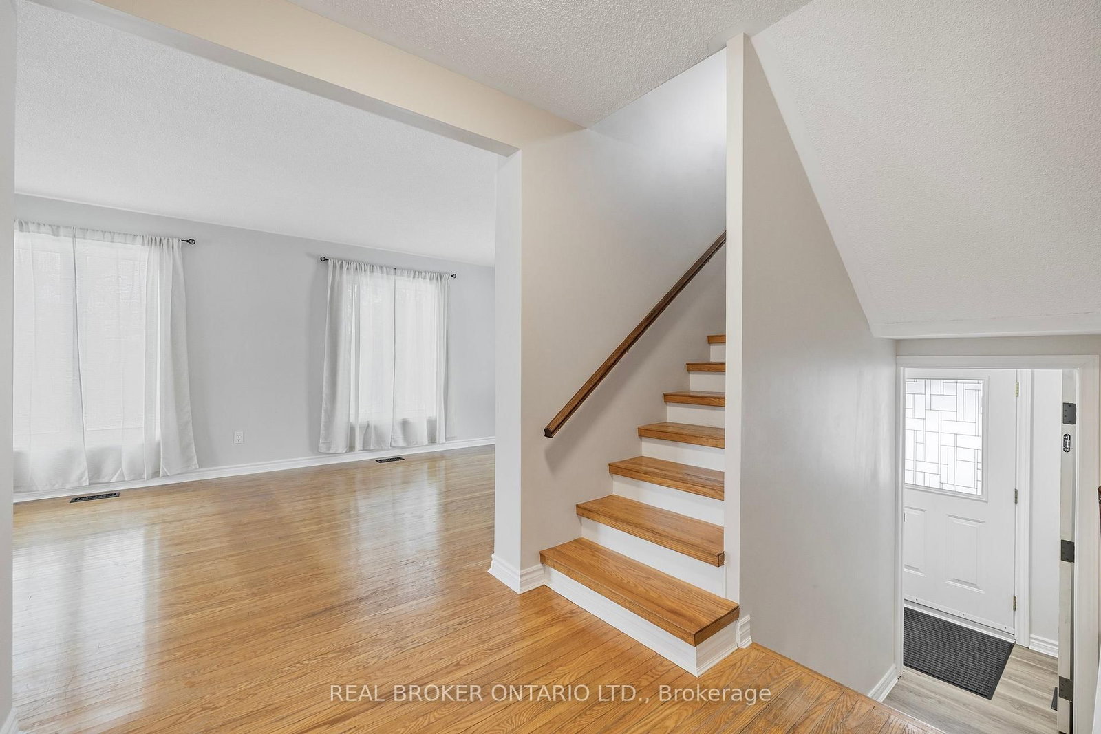 246 East Street - Photo 2