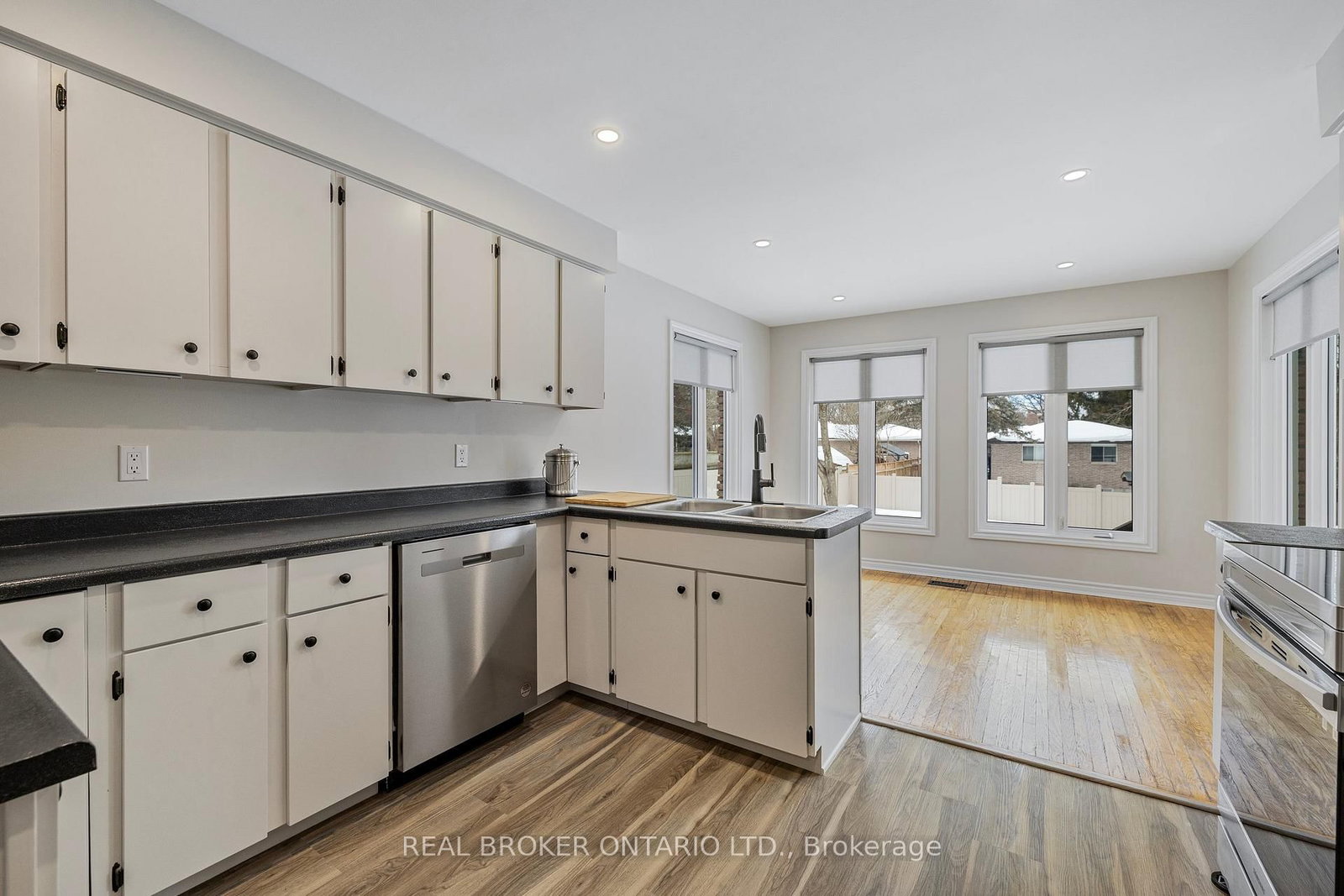 246 East Street - Photo 9