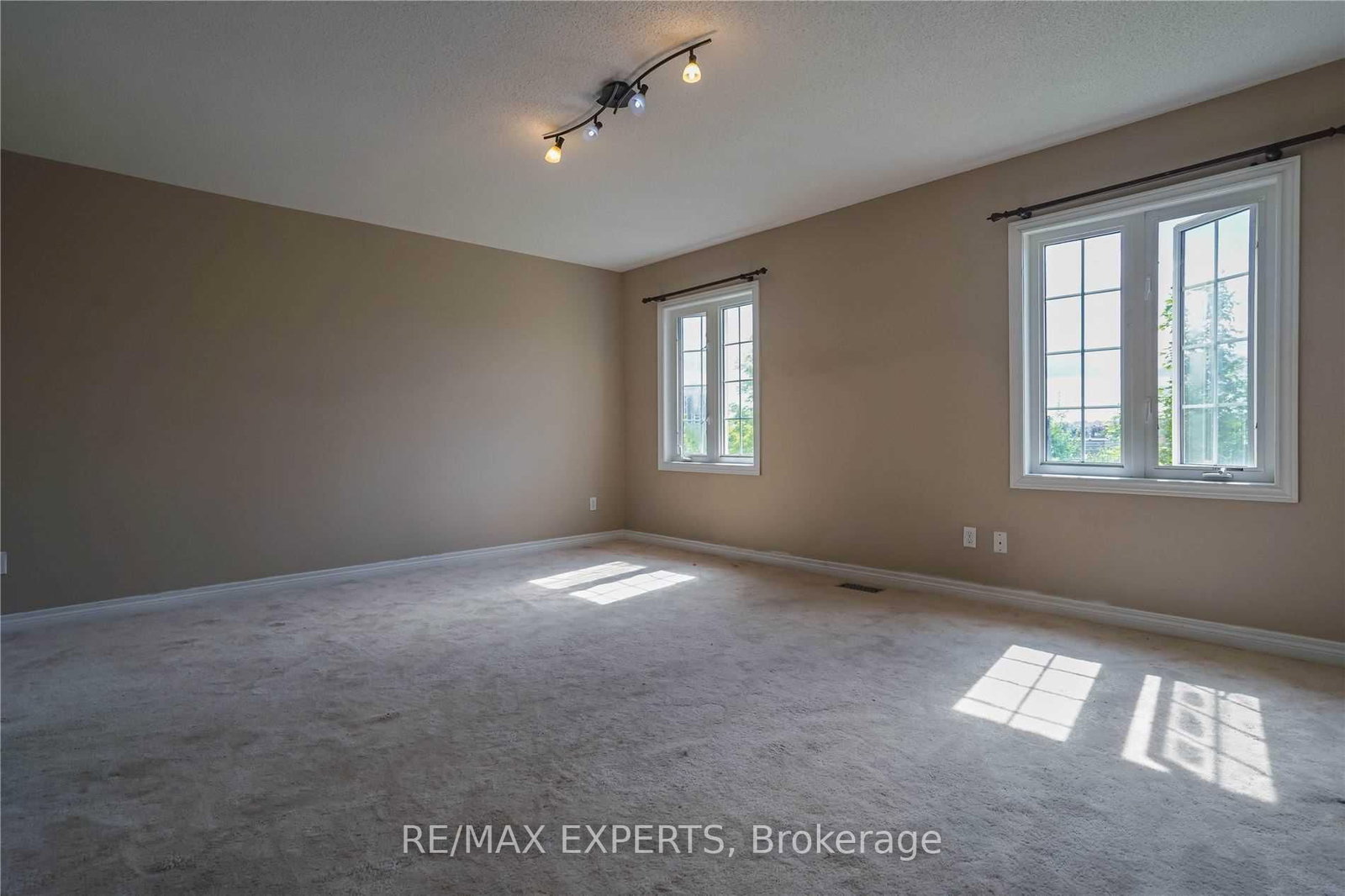 33 Saltspring Drive - Photo 14