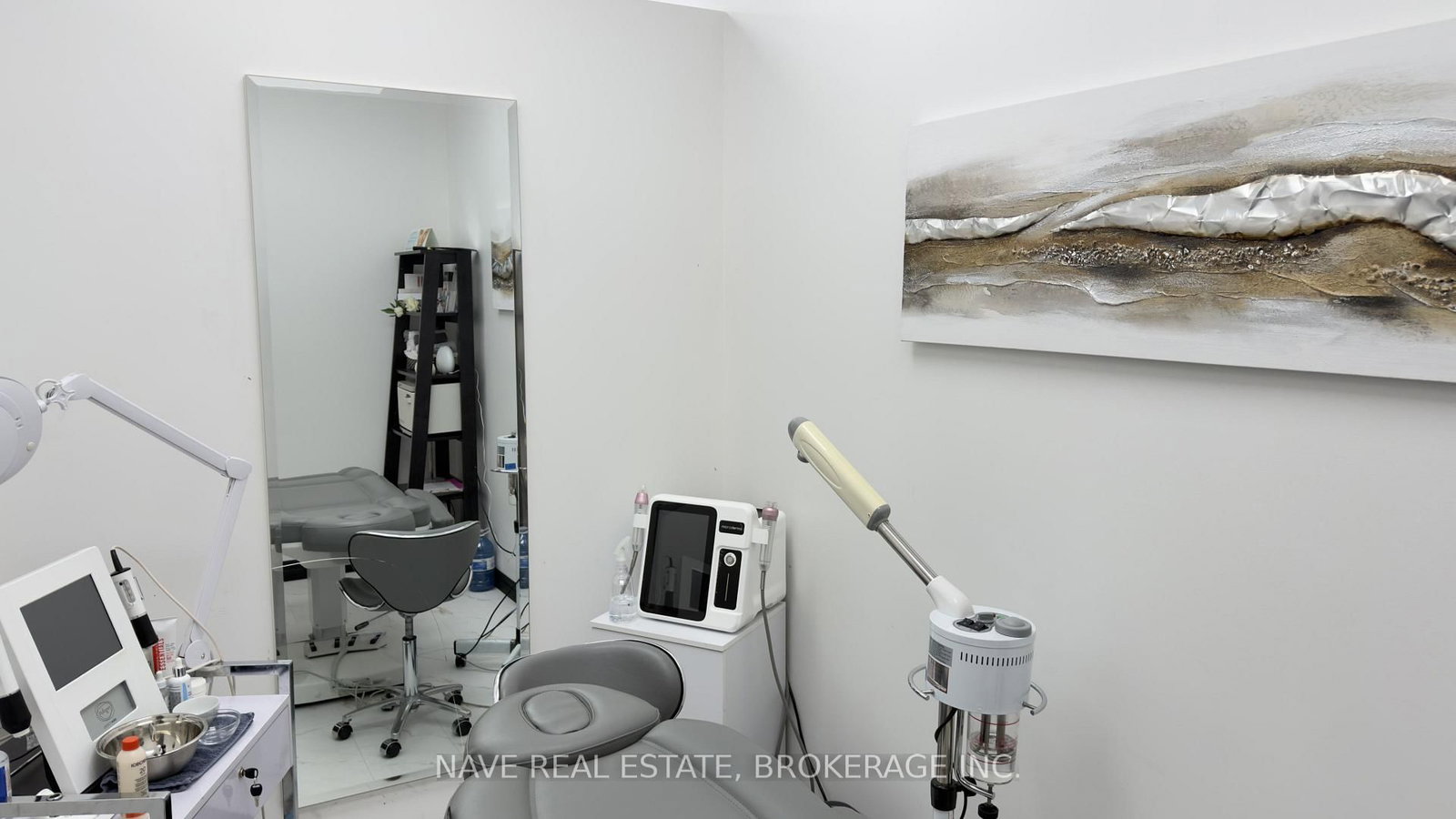 16925 Yonge Street, Unit 22 - Photo 10