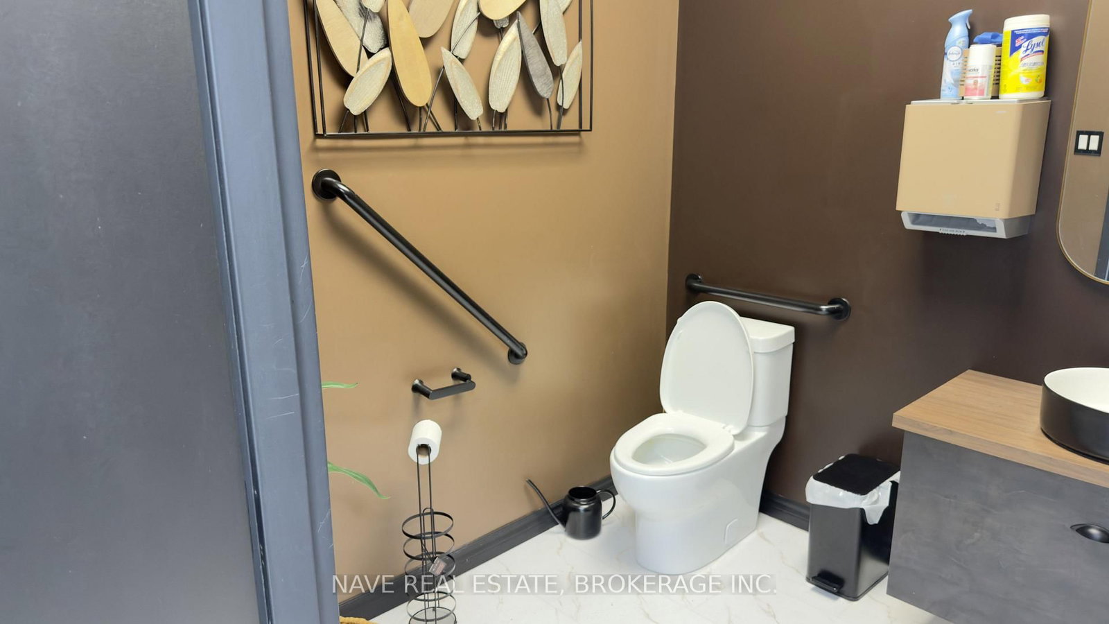 16925 Yonge Street, Unit 22 - Photo 14