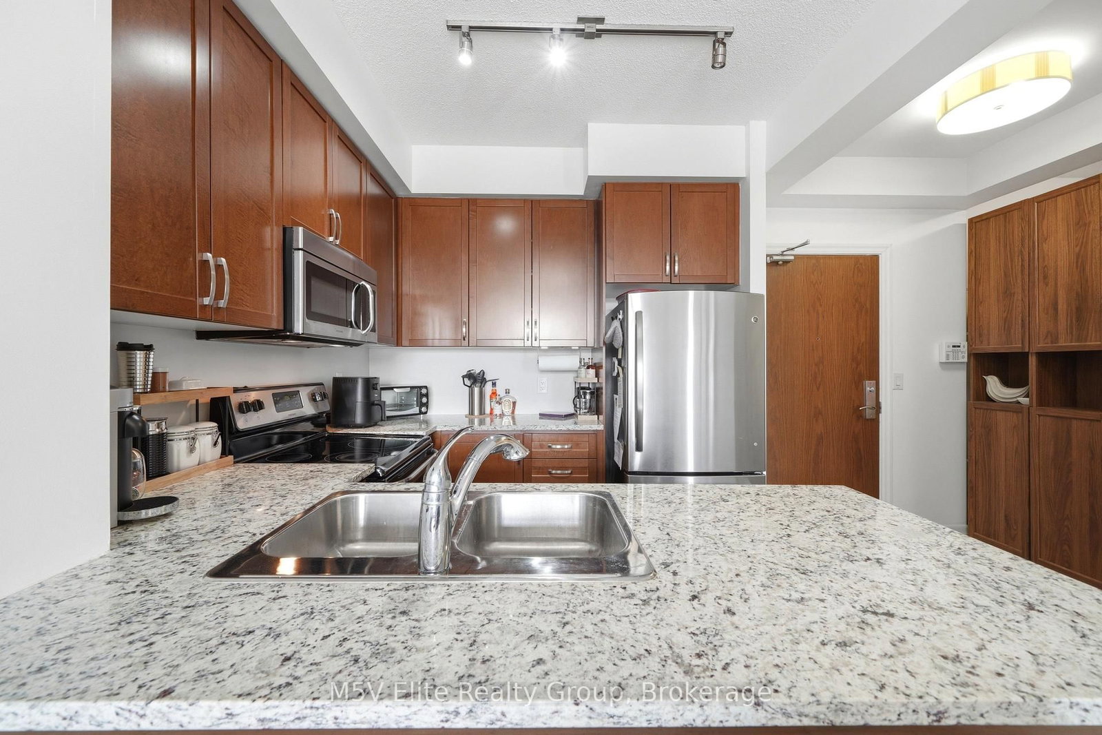 111 Civic Square Gate, Unit 330 - Photo 4