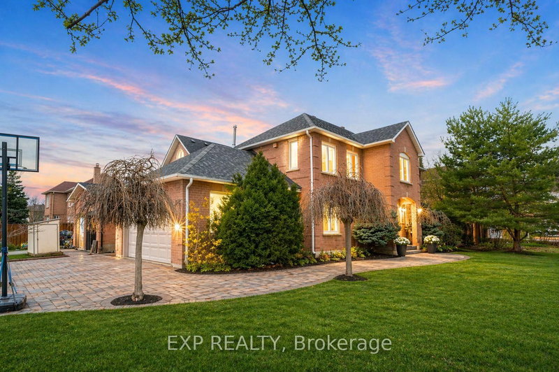 109 Samantha Circ, Richmond Hill, L4B 2S1 | Image 2