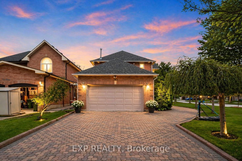 109 Samantha Circ, Richmond Hill, L4B 2S1 | Image 3