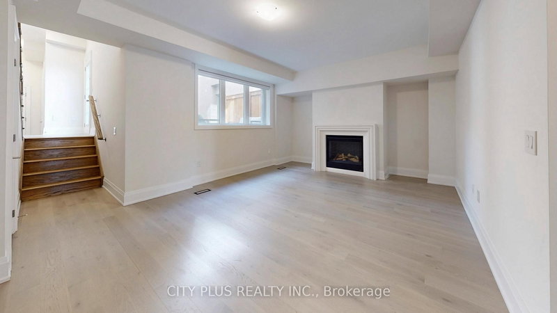 Main - 9400 Bayview Ave, Richmond Hill, L4C 4Z2 | Image 2