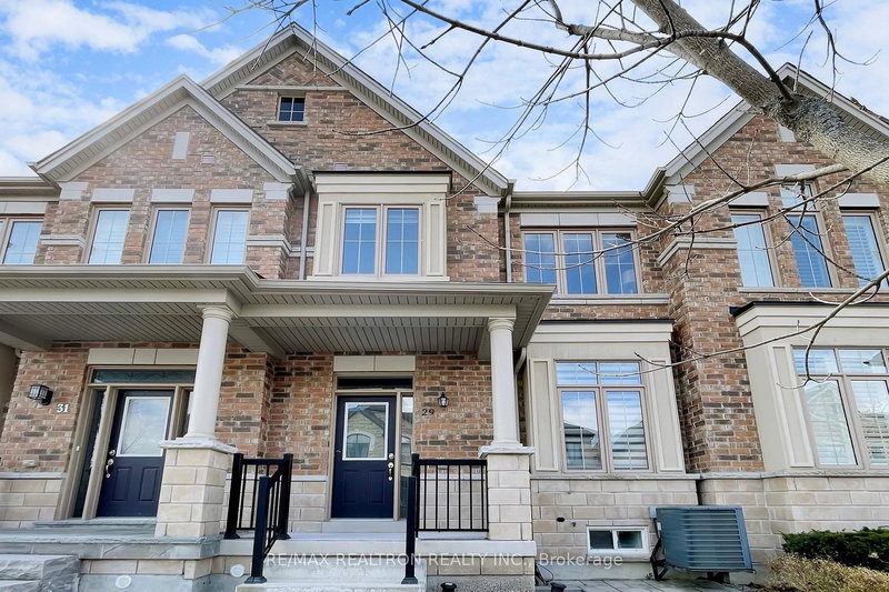 29 Tilbury Gate, Markham, L6B 1M5 | Image 2
