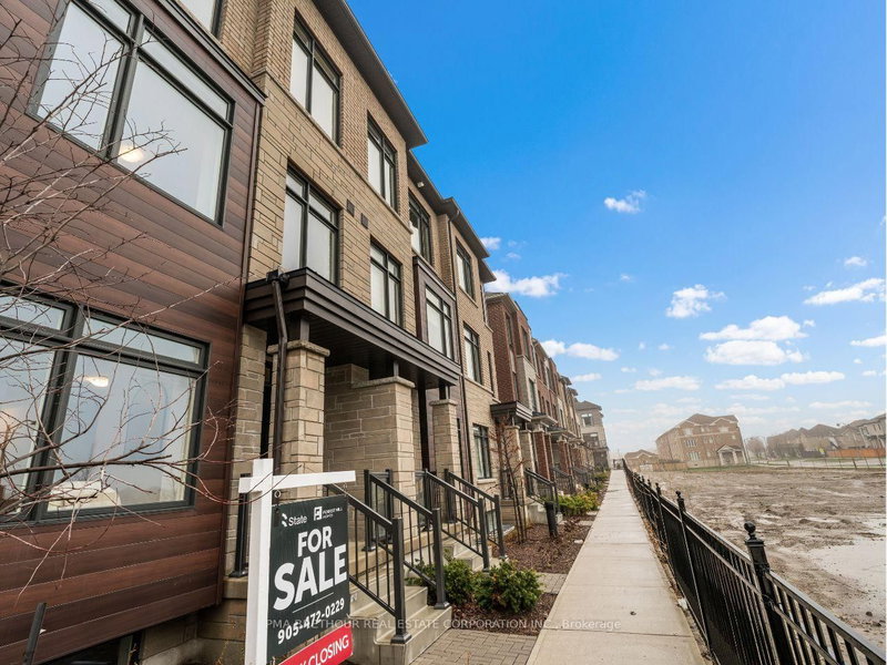 3 Lounts Lane, Markham, L6B 1R9 | Image 3