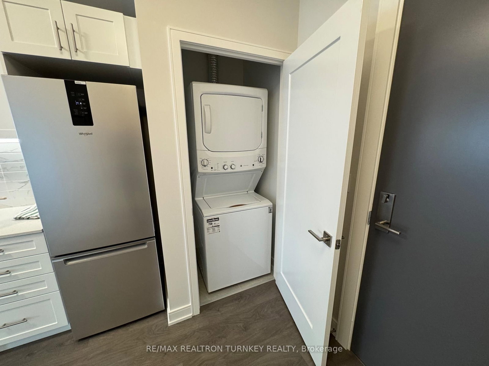 715 Davis Drive, Unit 905 - Photo 27